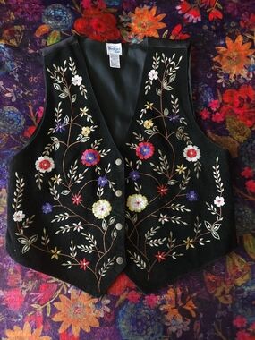 Vintage Bedford Fair Genuine Suede Floral Embroidered Vest — Boho Western L